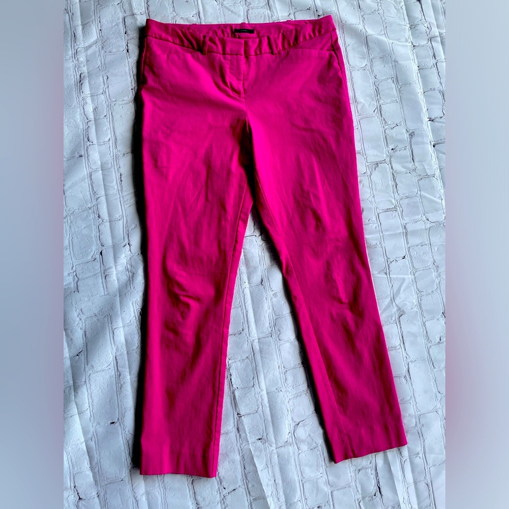 Woman’s pink dress pant ankle length slim fit size 6